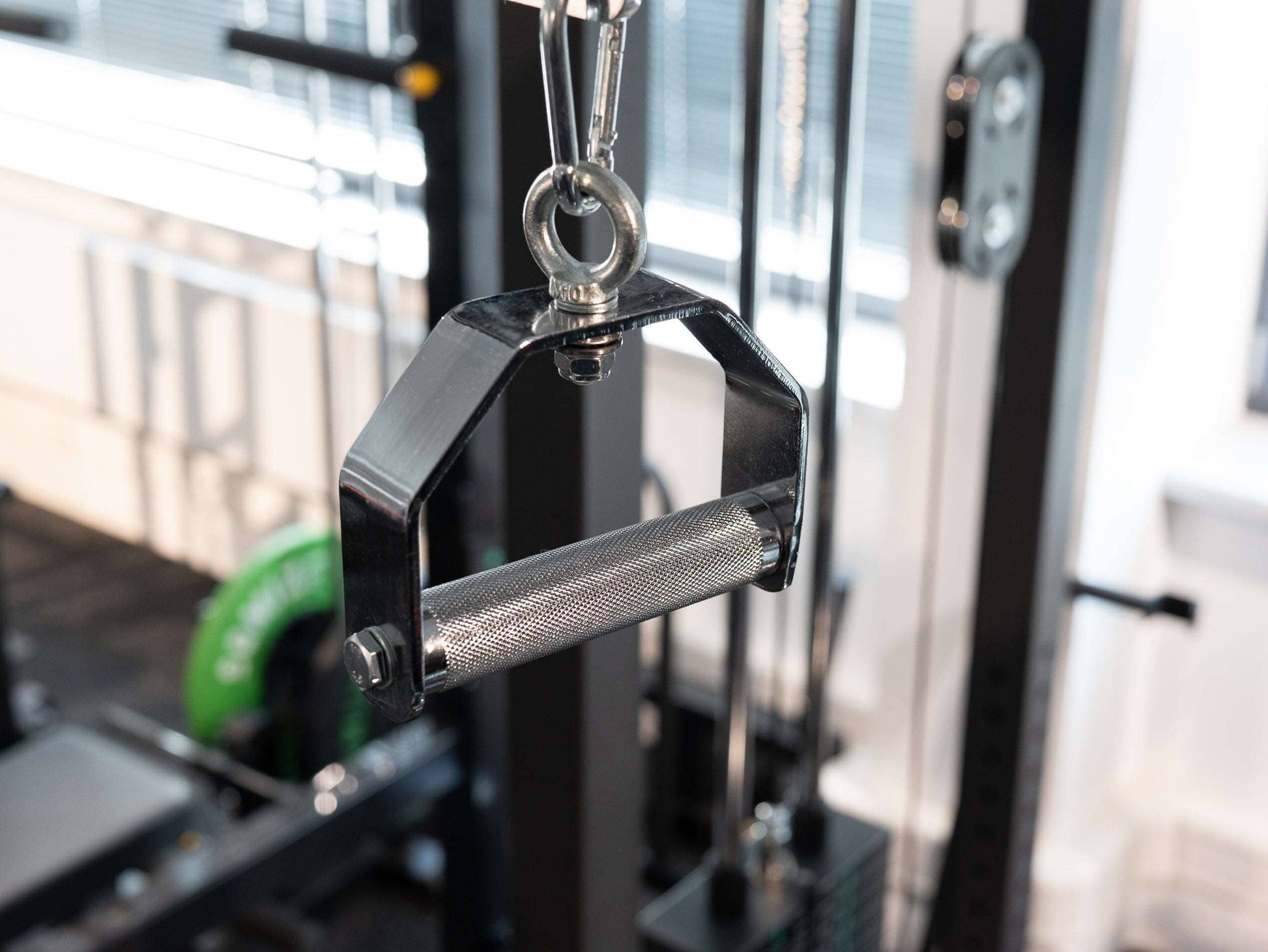 Adjustable Monster Multi-Hook Lat Bar SQMIZE® MB660 www.simpleproducts.at 