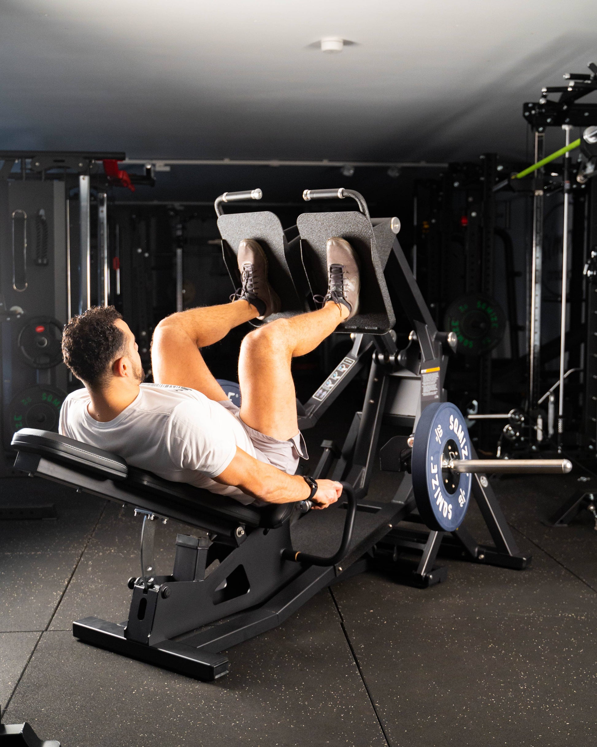 Iso-Laterale Studio Beinpresse SQMIZE® PREMIUM BISON LPL30i www.simpleproducts.at 