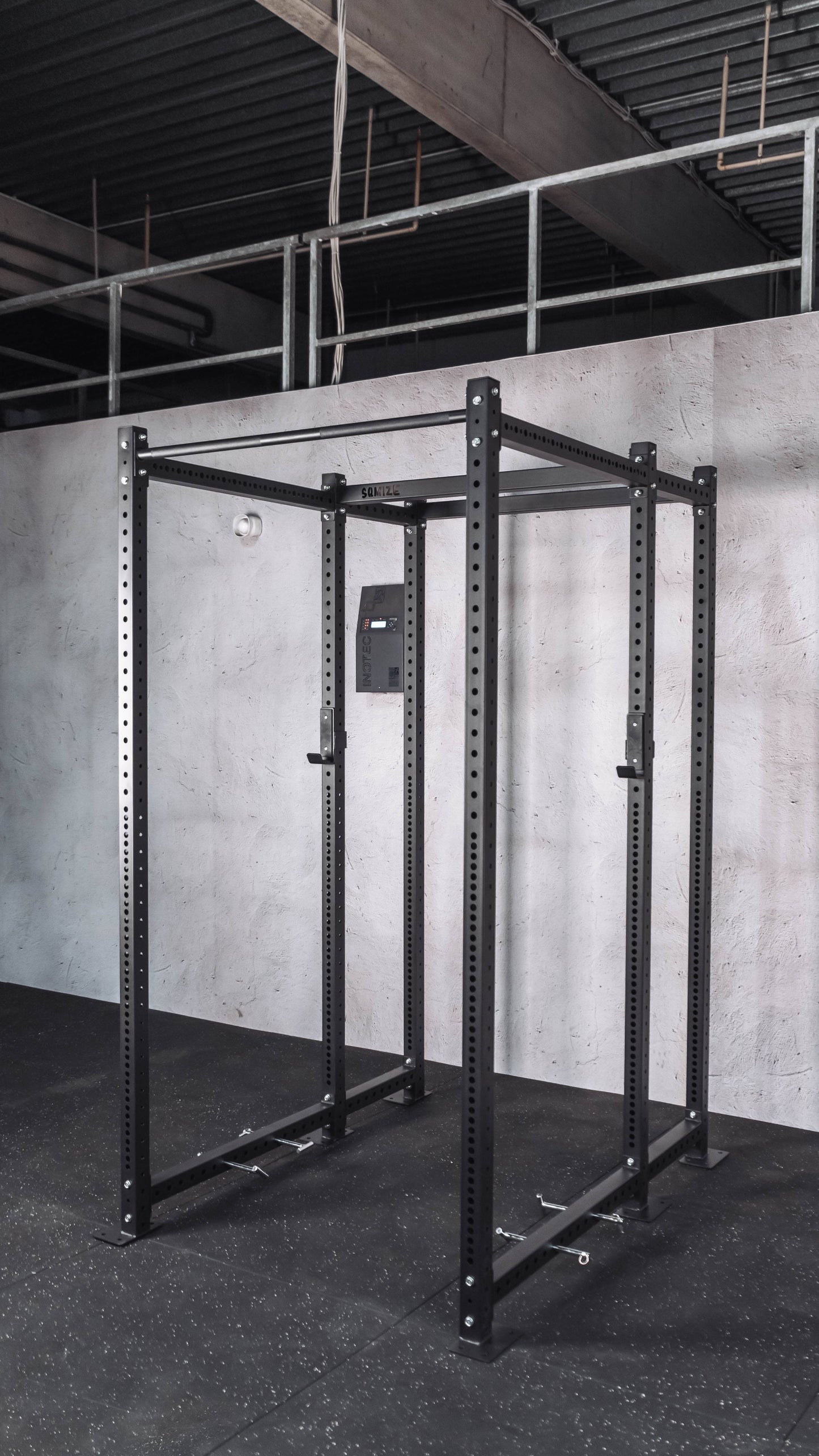 Power Rack SQMIZE® SQ8, Höhe 197 - 237 cm www.simpleproducts.at 237 cm 