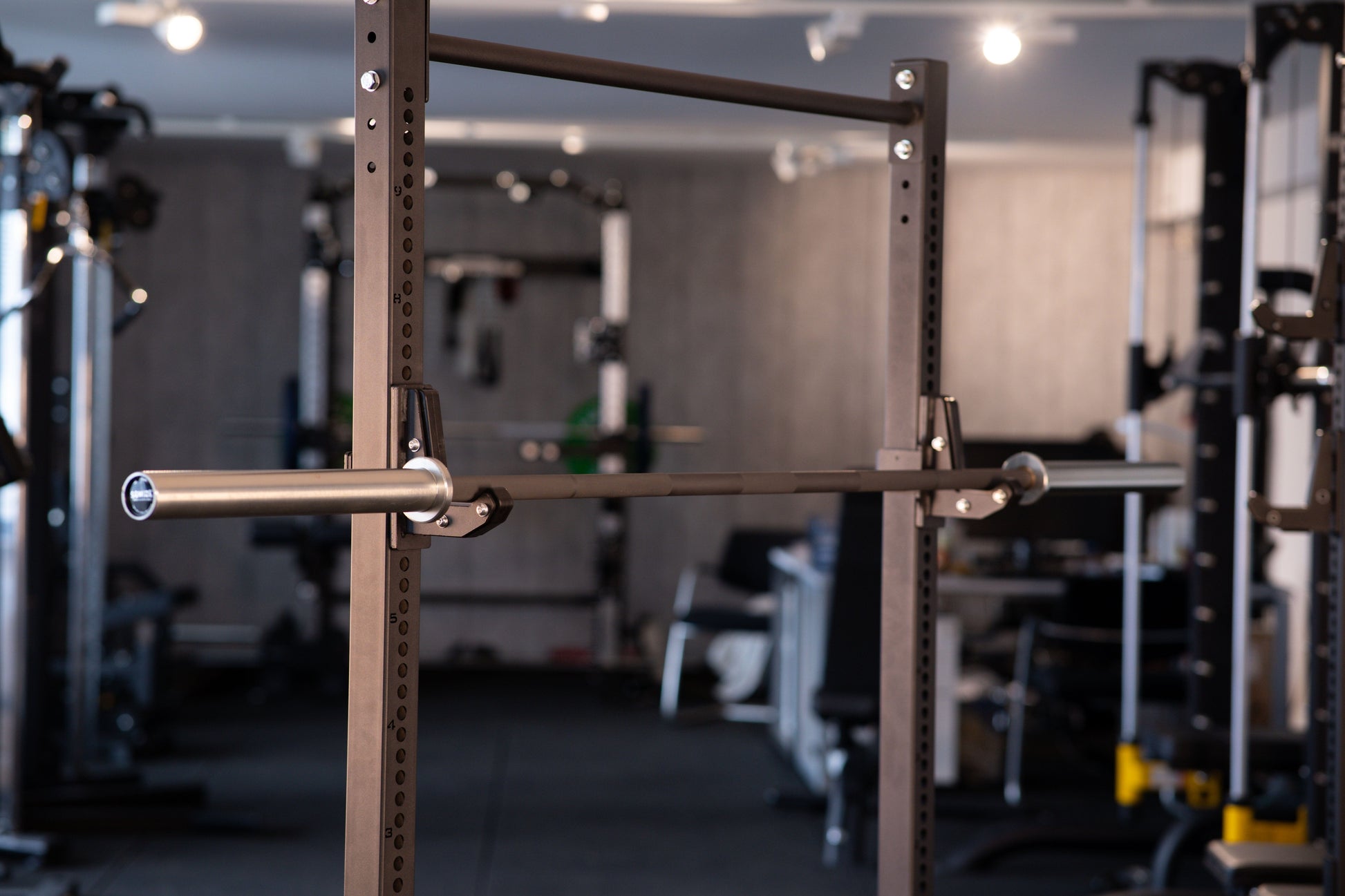 Powerlifting Langhantel SQMIZE® PREMIUM BISON OB86PL-KDK-G Cerakote www.simpleproducts.at 