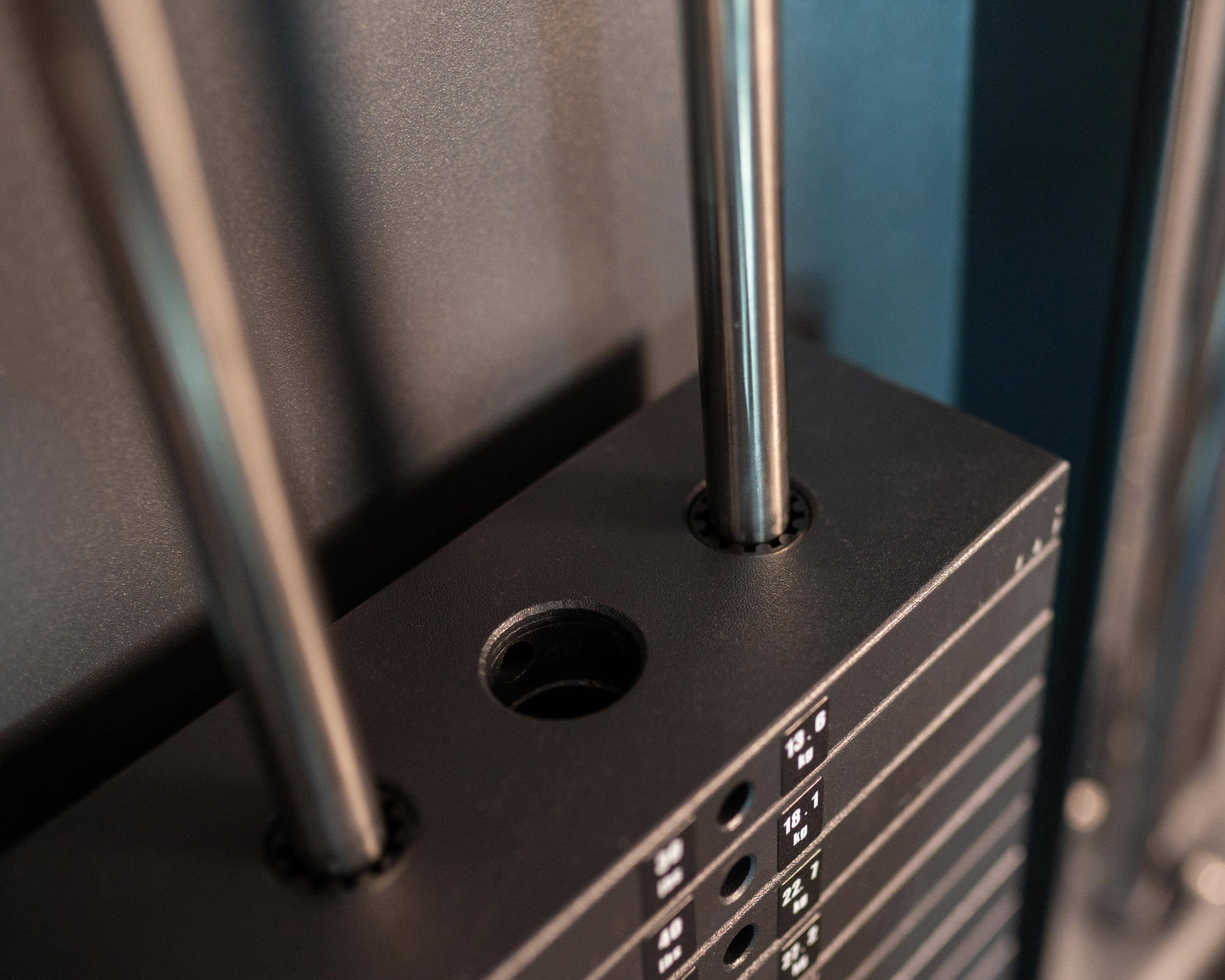 Smith Machine & Kabelzug: Multi Functional Gym SQMIZE® PREMIUM BISON SQ-S950 www.simpleproducts.at 